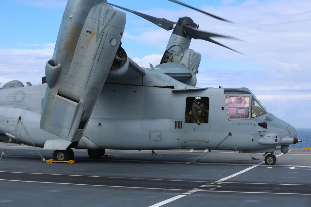 24th MEU Lands Aboard HMS Queen Elizabeth