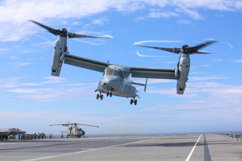 24th MEU Lands Aboard HMS Queen Elizabeth