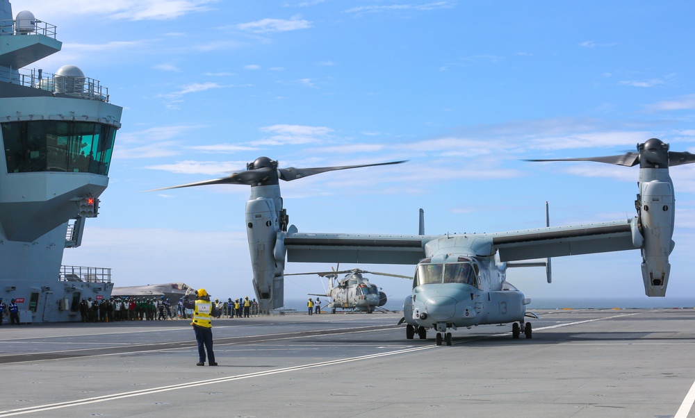 24th MEU Lands Aboard HMS Queen Elizabeth