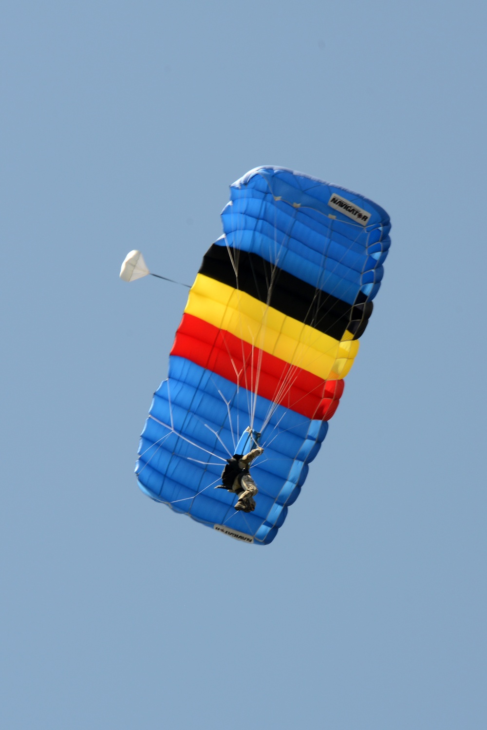 Army belgian paratroopers jumping on Chièvres Air Base