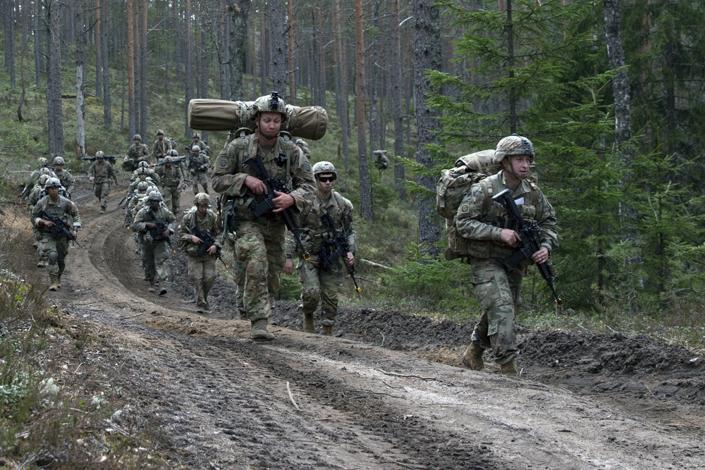 Running STX lanes with Estonian allies