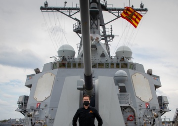 NASCAR Driver Kurt Busch visits USS Jason Dunham