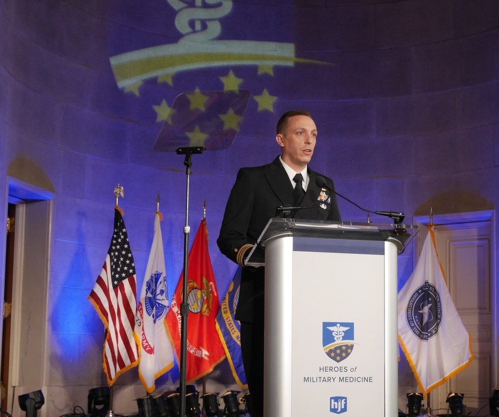 Lt. Cmdr. Matthew Hall Accepts the 2021 Navy Hero of Military Medicine Award
