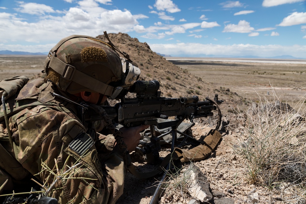 Paratroopers test IVAS during EDGE 21