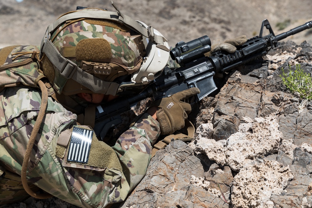 Paratroopers test IVAS during EDGE 21