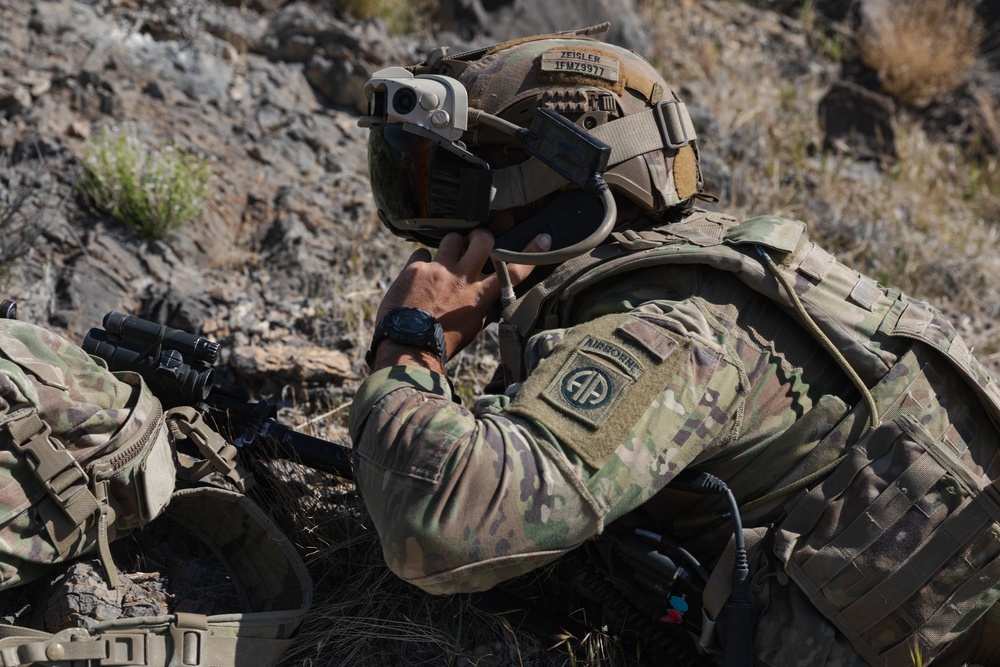 Paratroopers test IVAS during EDGE 21