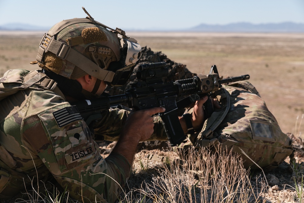 Paratroopers test IVAS during EDGE 21