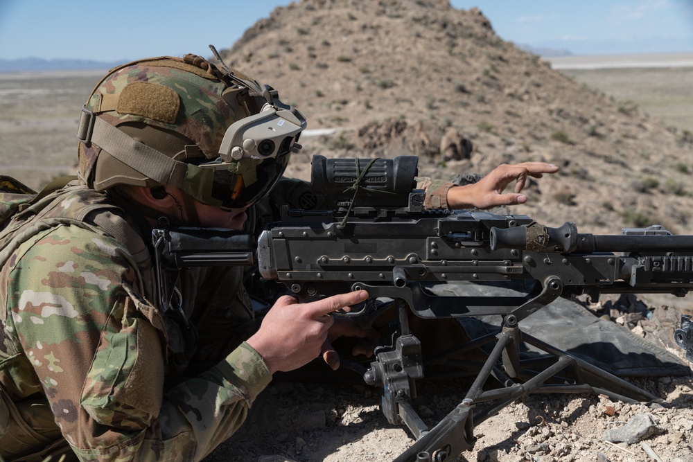 Paratroopers test IVAS during EDGE 21