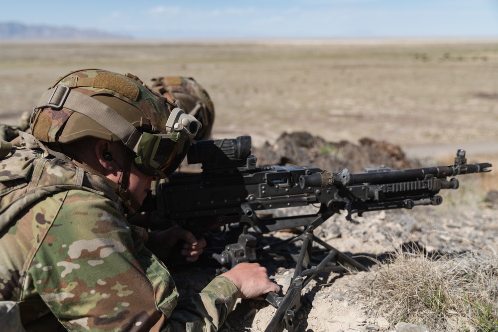 Paratroopers test IVAS during EDGE 21