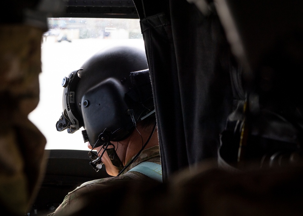 Chinooks and Soldiers Execute Air Assault Insertion During Northern Edge 2021