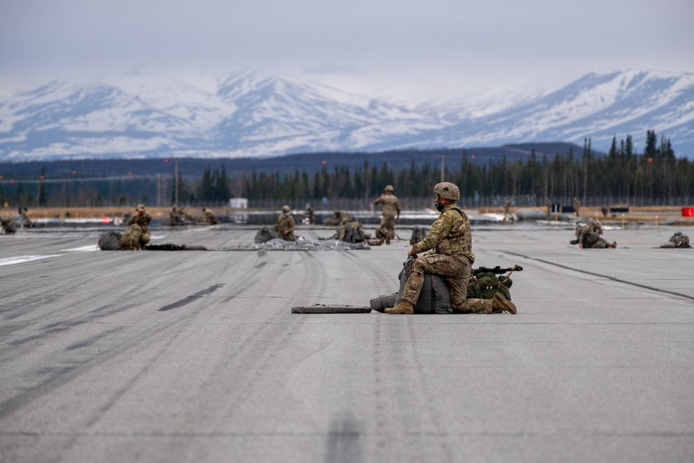 Arctic Paratroopers conduct Joint Forcible Entry Operation