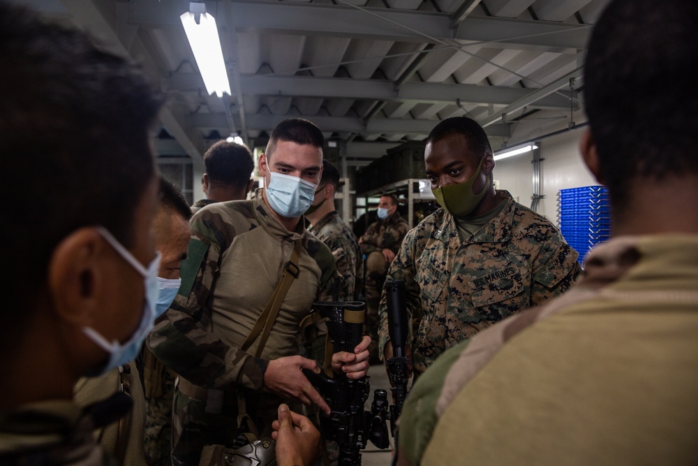 ARC-21 | U.S., French, Japanese troops prepare for amphibious landing exercise