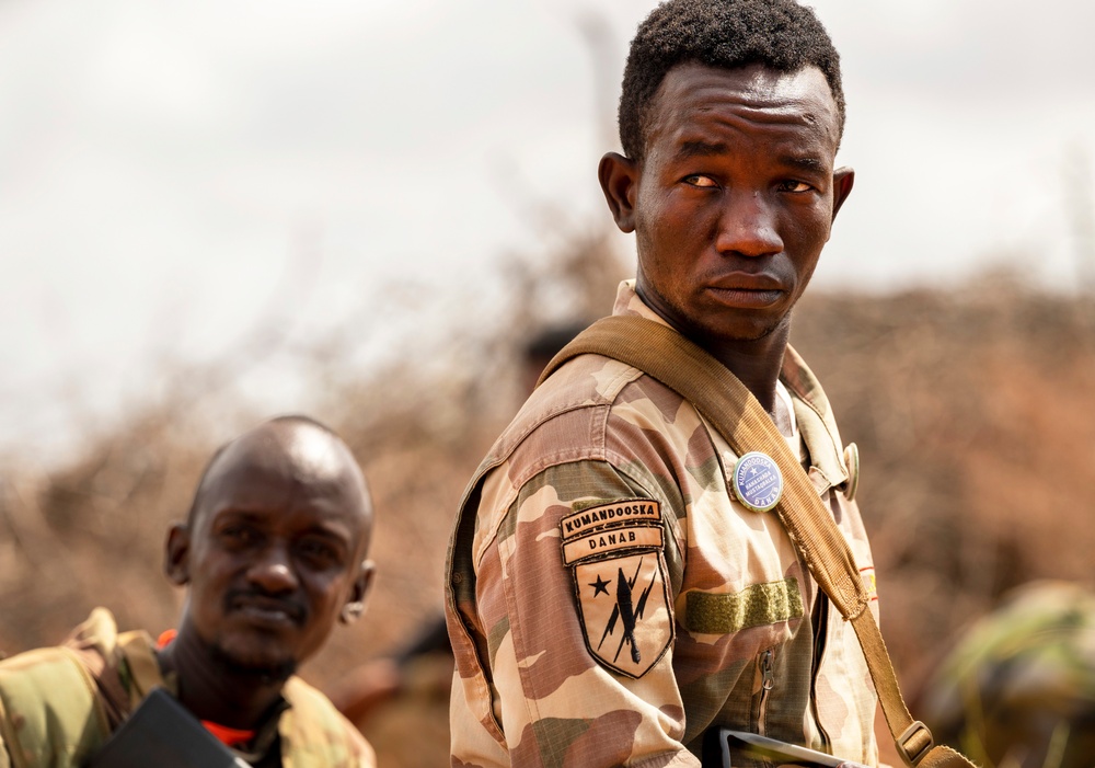 U.S. forces conduct ground warfare with Danab Brigade