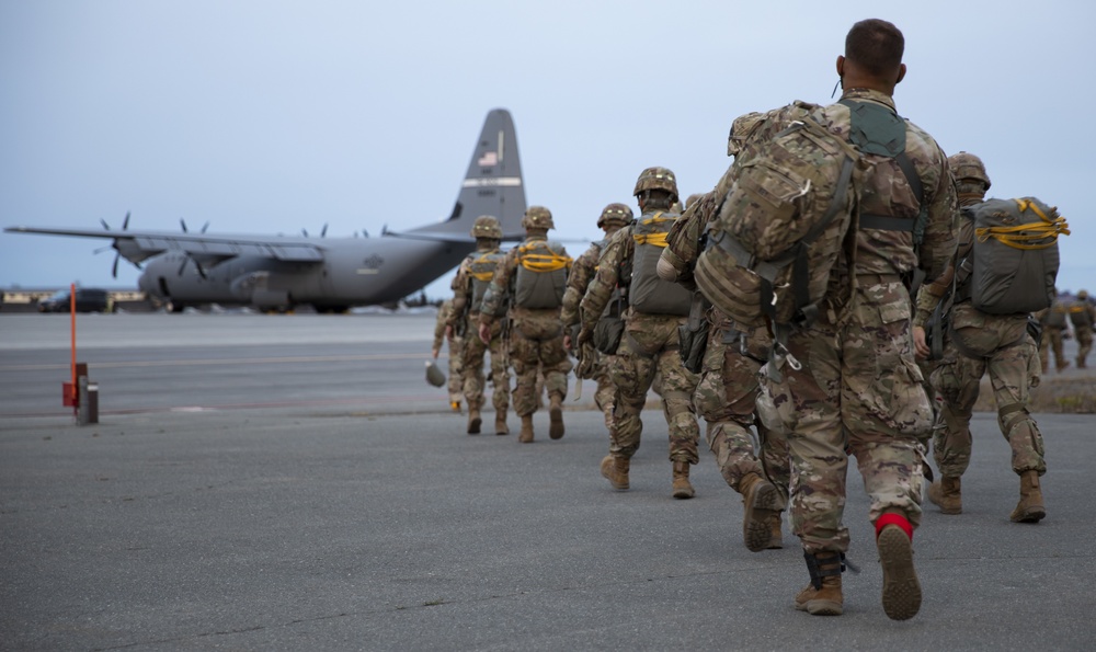 501st Infantry paratroopers prepare for take off