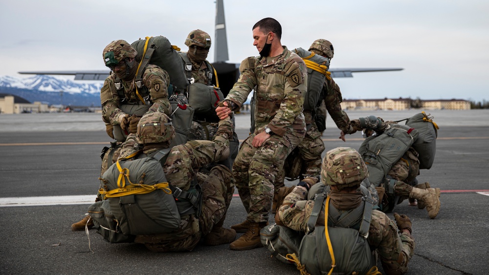 501st Infantry Paratroopers Prepare for