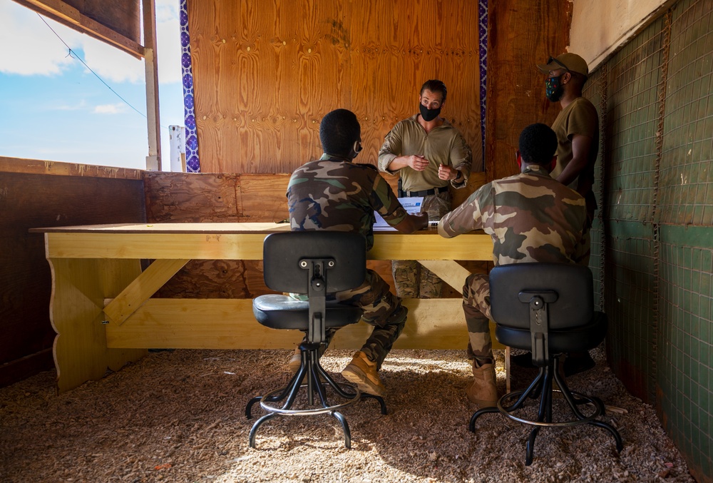 U.S. forces host communications class with Danab Brigade