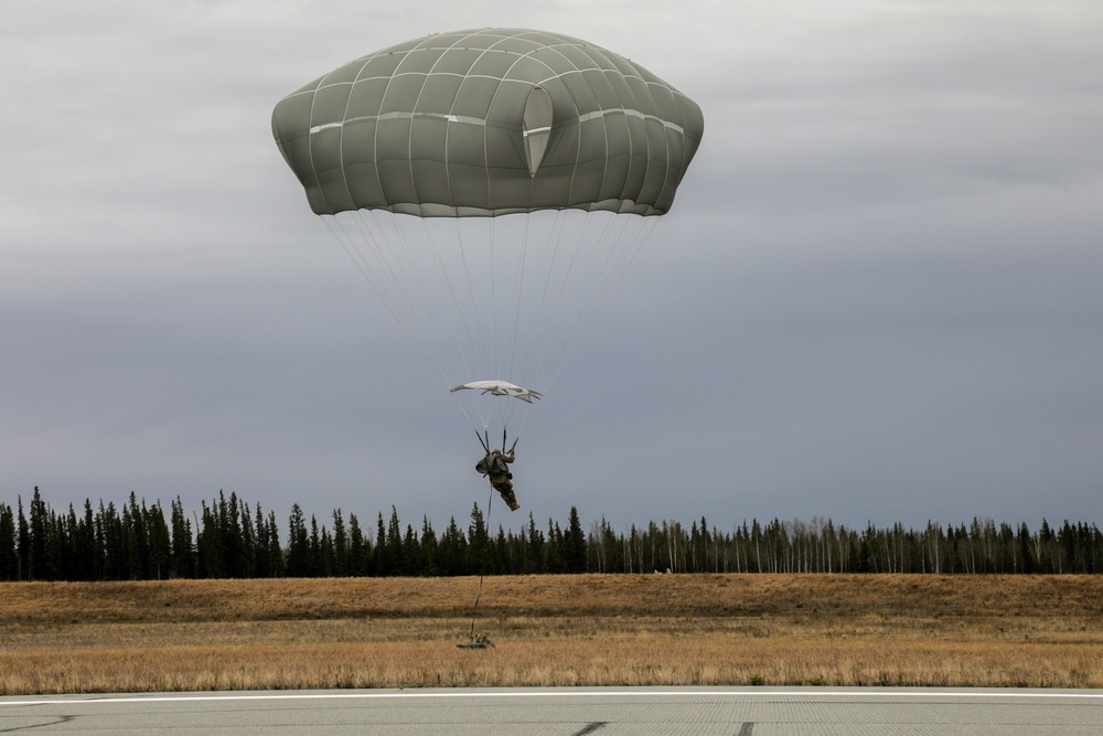 The Joint Fight: Arctic Paratroopers and HIMARS Build Combat Power During Northern Edge 21