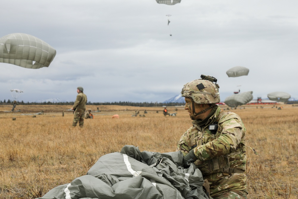The Joint Fight: Arctic Paratroopers and HIMARS Build Combat Power During Northern Edge 21
