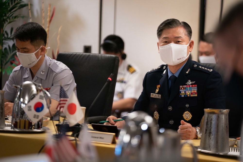 CJCS meets with Japan and ROK counterparts