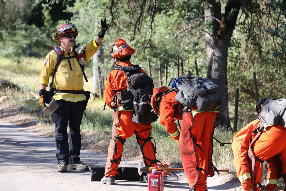 Cal Guard, inmates share firefighting testing ground