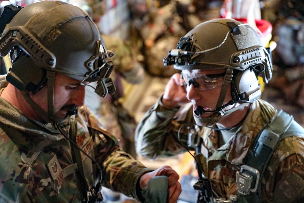 Loadmaster huddle