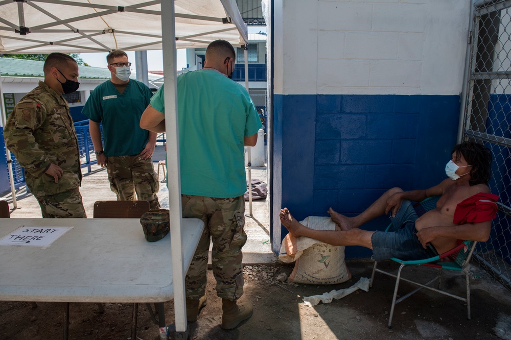 JTF-Bravo provides medical care to Salvadorans during Resolute Sentinel 21