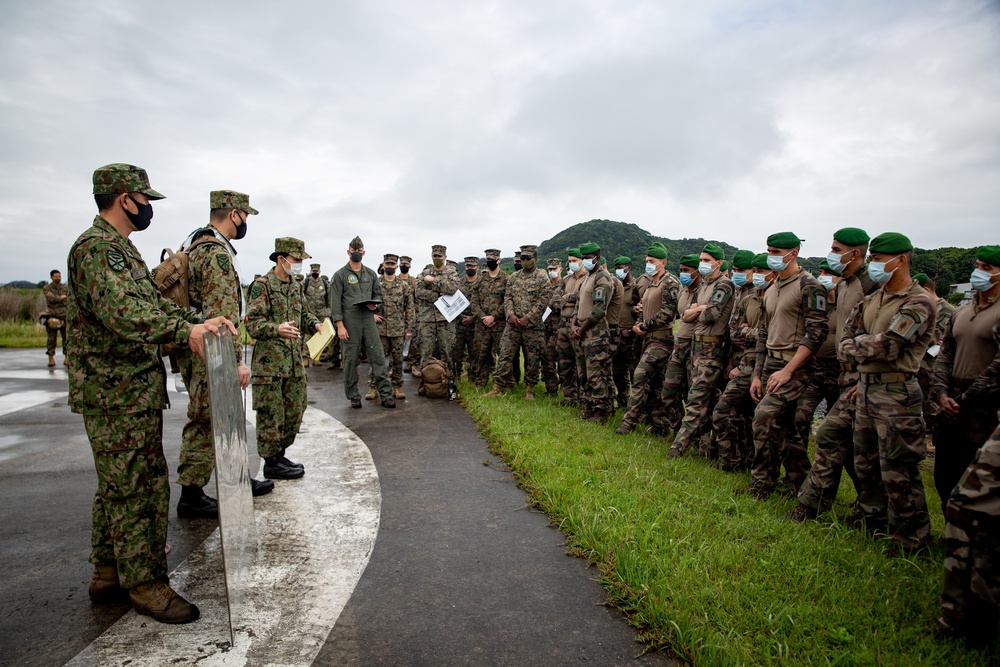 ARC-21 | U.S., French, Japanese troops conduct amphibious landing rehearsal