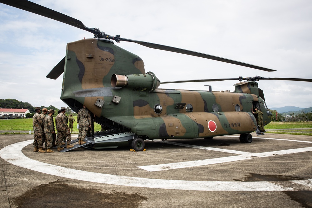 ARC-21 | U.S., French, Japanese troops conduct amphibious landing rehearsal