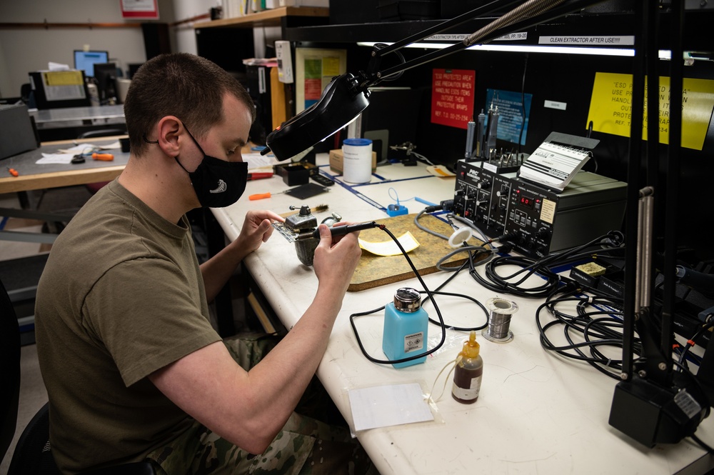 436th MXS Avionics supports rapid global mobility