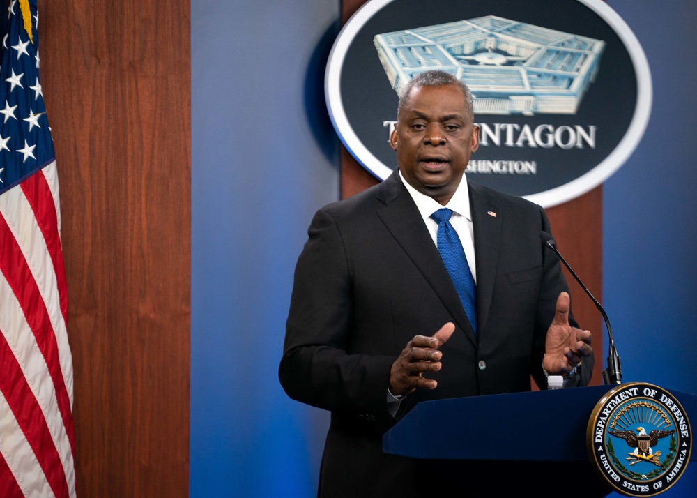 Briefing the Pentagon Press