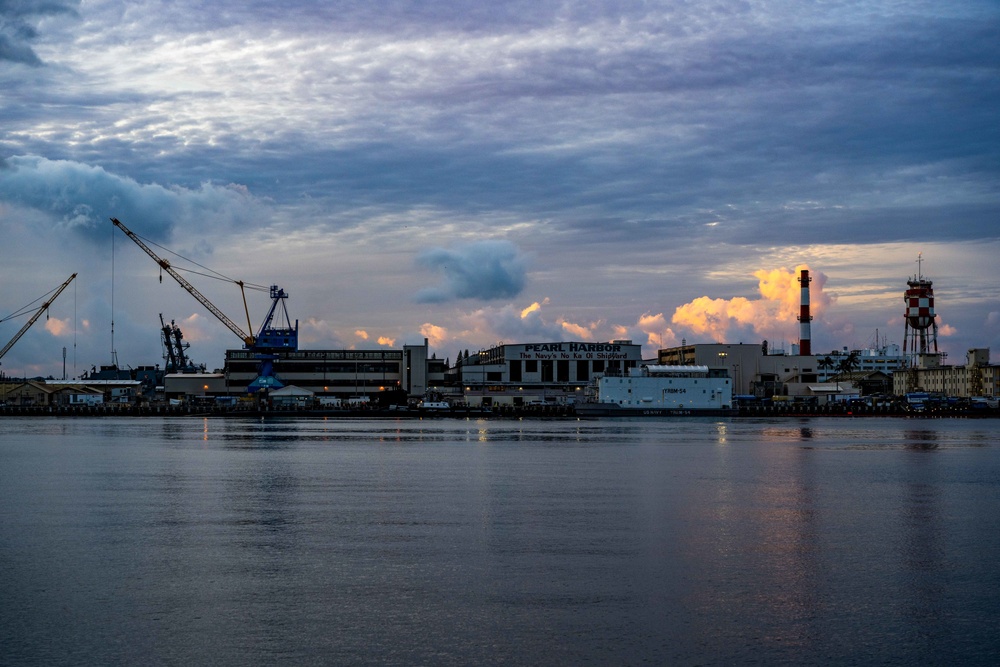 USS Columbia Departs Pearl Harbor Naval Shipyard