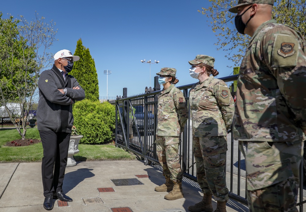 Members of Jackson family meet with U.S. Air Force personnel
