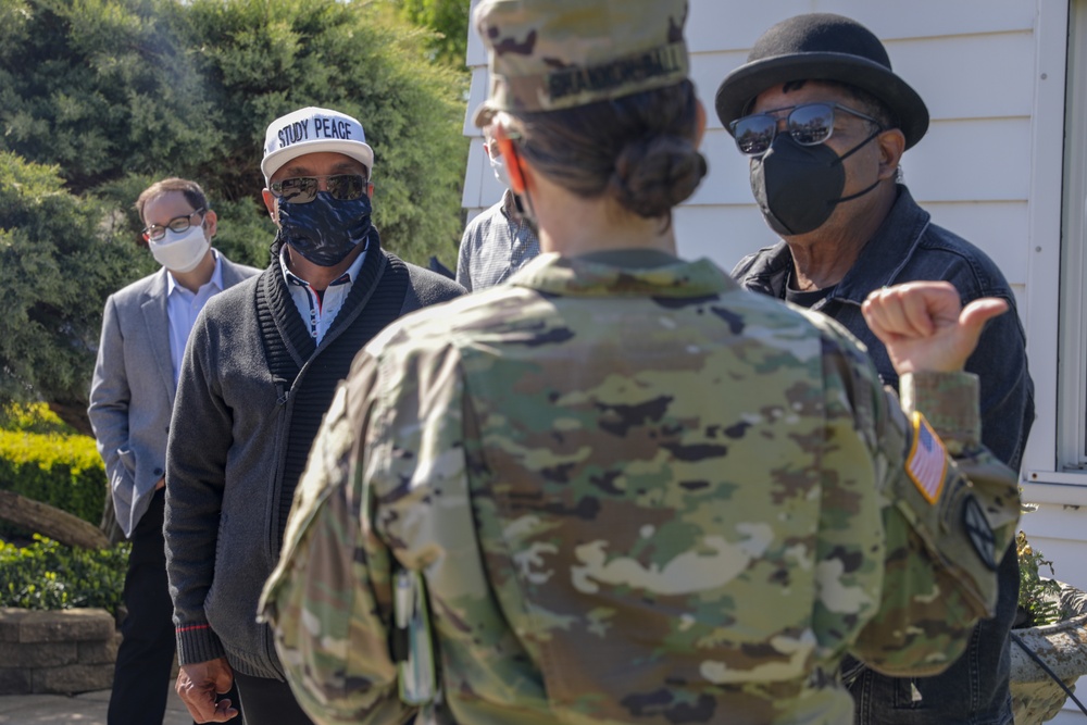 Members of Jackson family meet with U.S. Air Force personnel