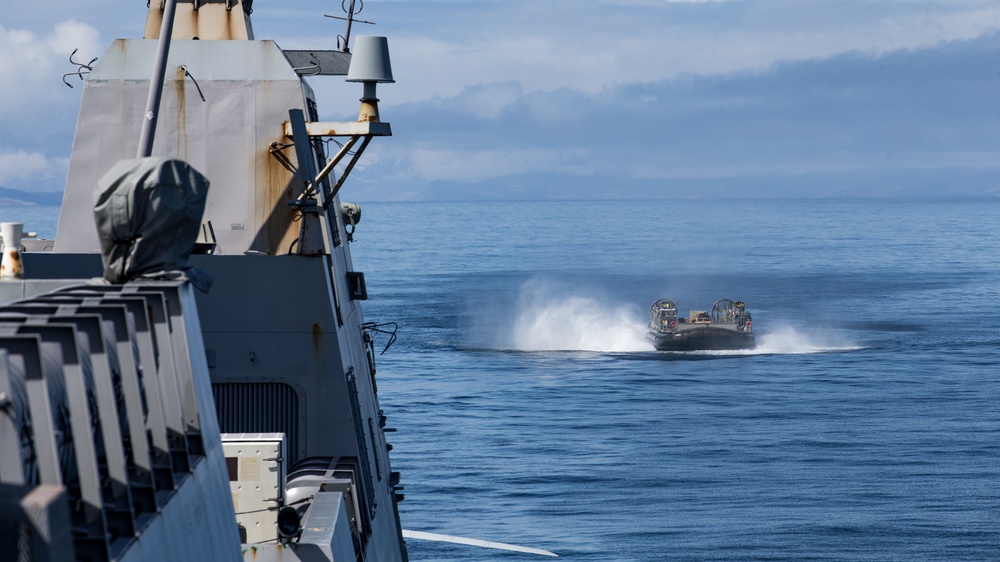 USS Somerset conducts LCAC operations in support of Northern Edge 21