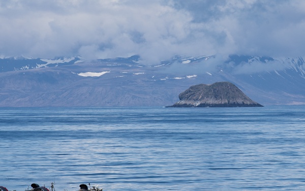 USS Somerset conducts LCAC operations in support of Northern Edge 21