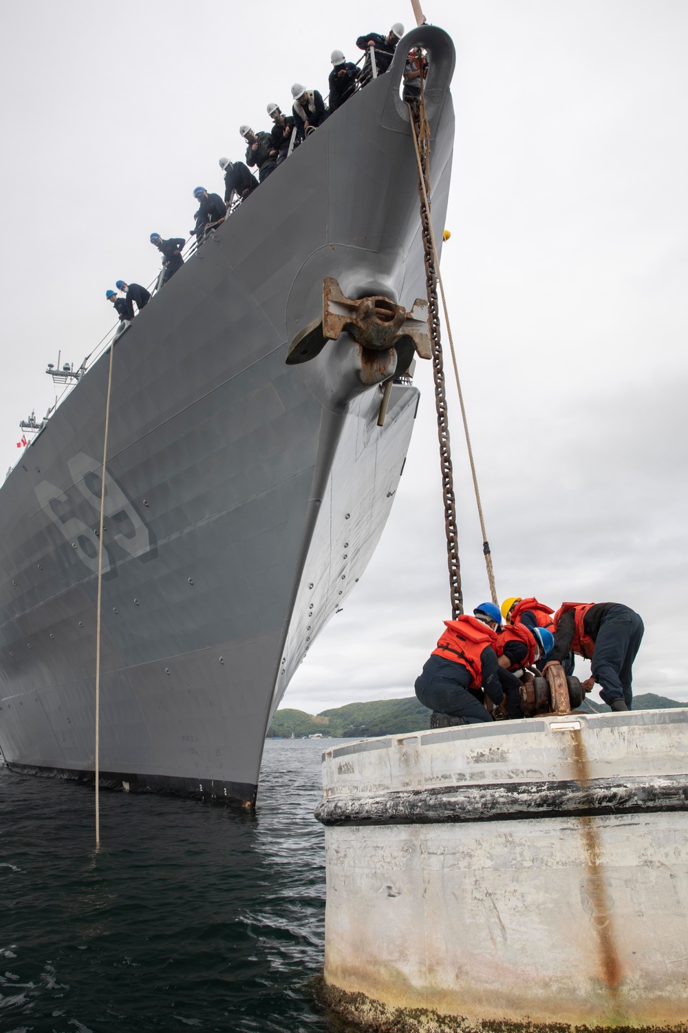 Sailors Aboard USS Milius (DDG 69) Conduct Moor-to-Buoy Evolution