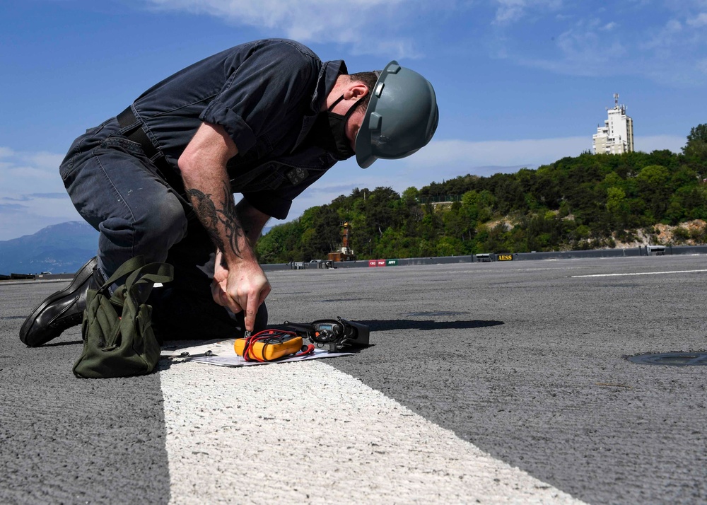 USS Hershel &quot;Woody&quot; Williams maintenance in Croatia