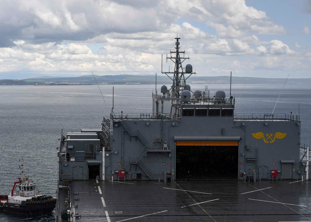 USS Hershel &quot;Woody&quot; Williams departs Croatia