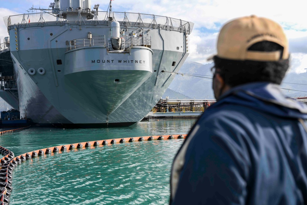 Gaeta Sailors Conduct Port Operations