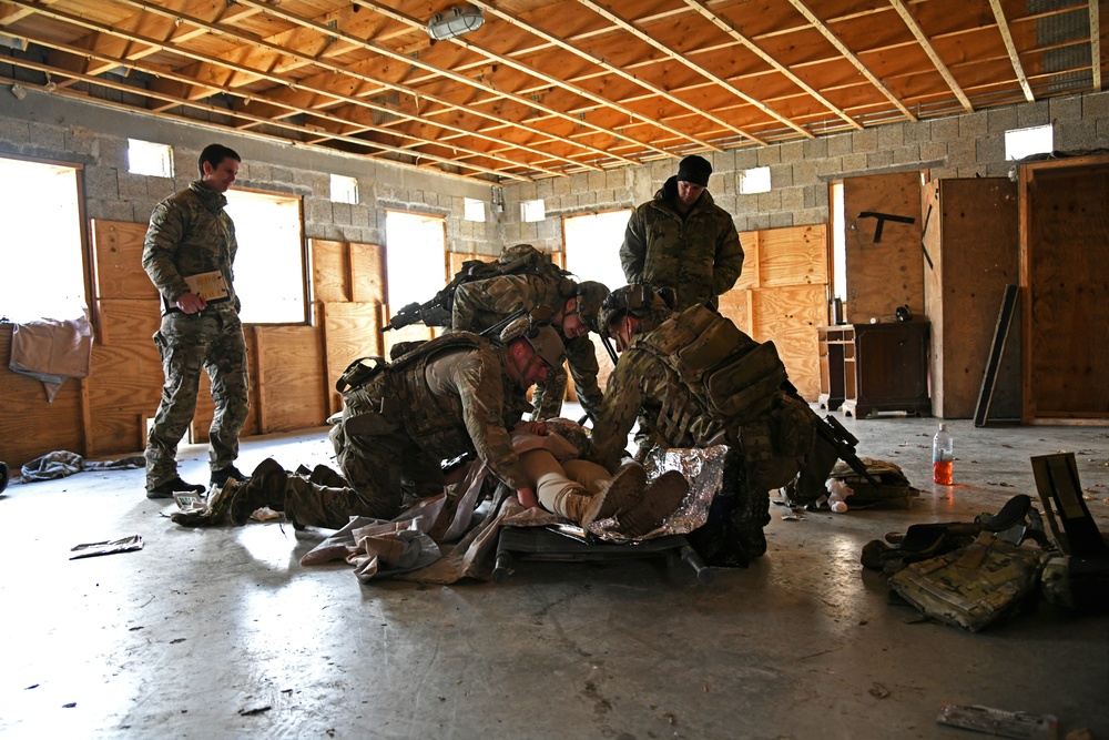 U.S. Army Green Berets Conduct MEDEVAC Training