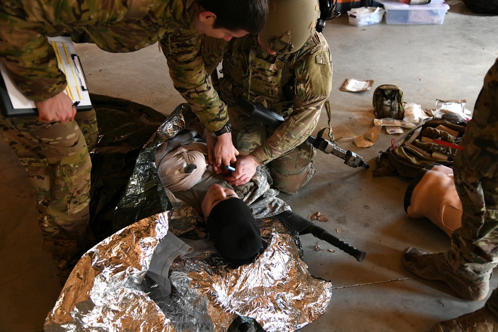 U.S. Army Green Berets Conduct MEDEVAC Training