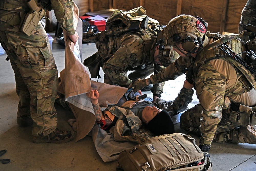 DVIDS - Images - U.S. Army Green Berets Conduct MEDEVAC Training [Image ...