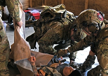 U.S. Army Green Berets Conduct MEDEVAC Training