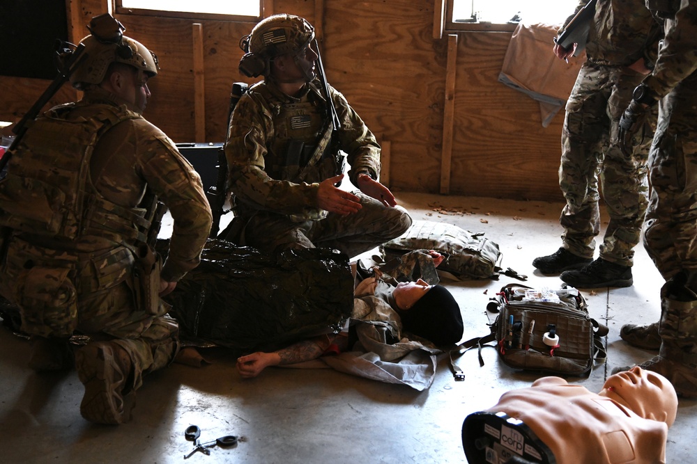 U.S. Army Green Berets Conduct MEDEVAC Training