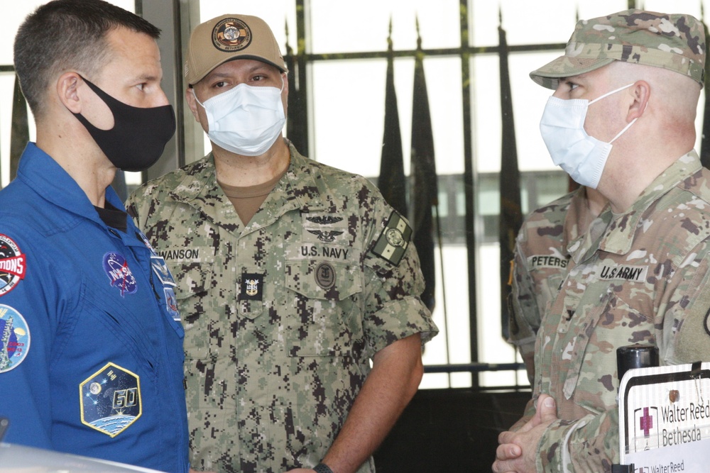 NASA Astronaut Offers Advice to USU Medical Students at WRNMMC