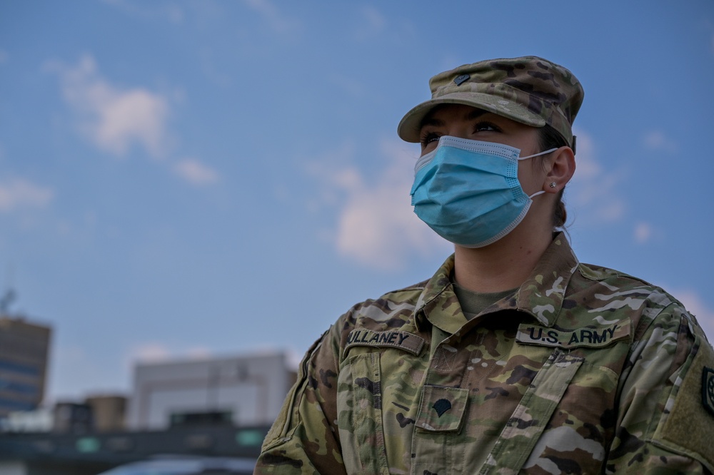 Maj. Gen. Neely Visits Service Members Working Vaccination Sites