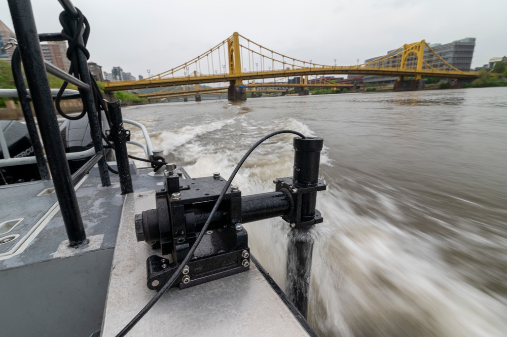 Pittsburgh District employs sonar for navigation surveys