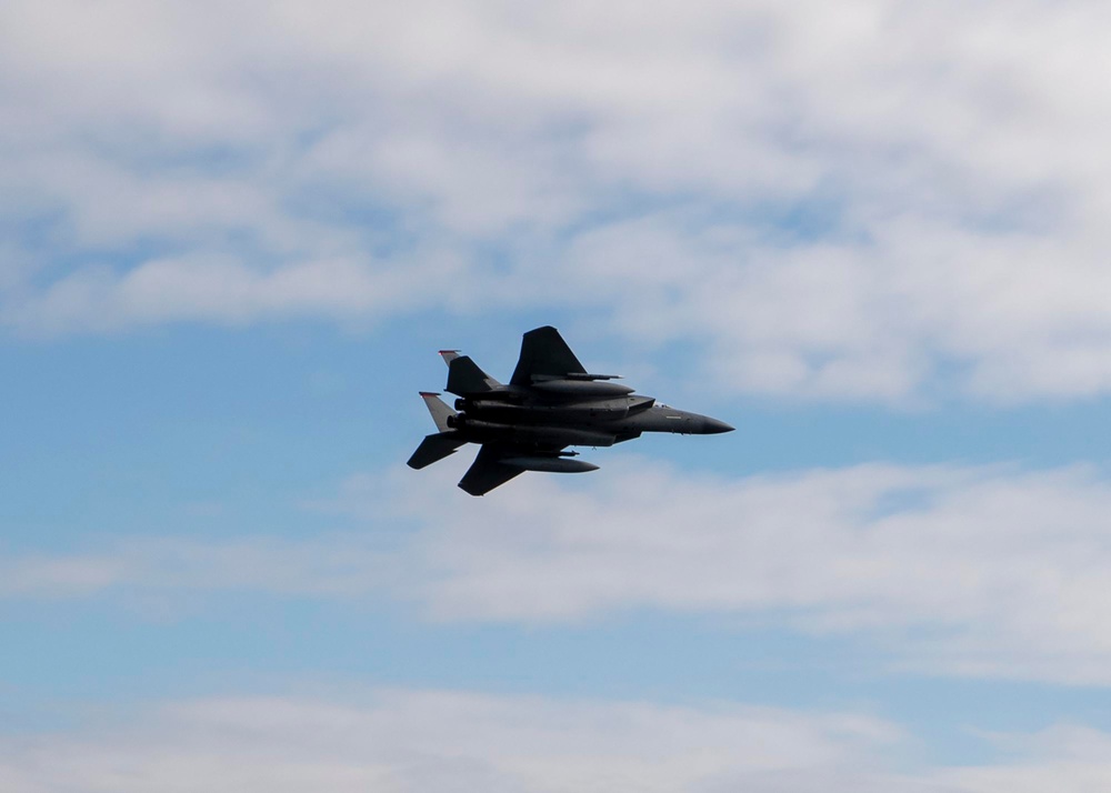 F-15 Over the cruiser