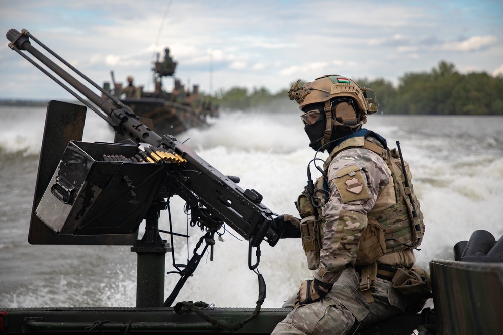 U.S. Army Green Berets and Naval Special Warfare Operators Participate in Black Swan 21