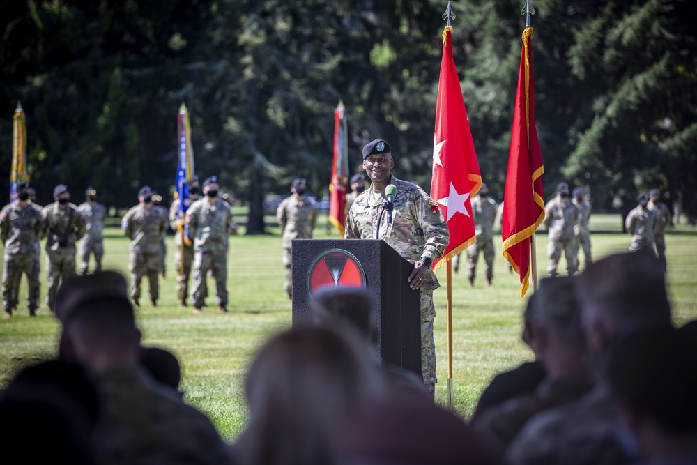 7th ID Change of Command Ceremony